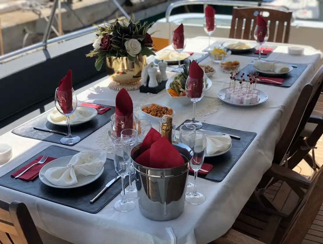 Antalya Yacht Rental 23m Princess 66